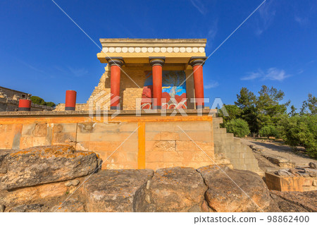 Knossos, Crete ruins of the Minoan Palace, Greece Knossos, Crete ruins of the Minoan Palace, Greece 98862400