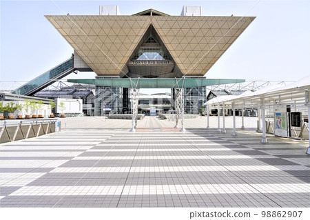 Unmanned Tokyo Big Sight under the third state of emergency declaration Unmanned Tokyo Big Sight under the third state of emergency declaration 98862907