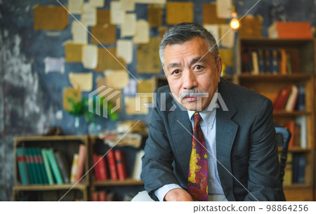 Senior male portrait 98864256