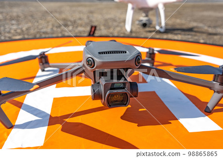 Drone and landing pad Drone and landing pad 98865865