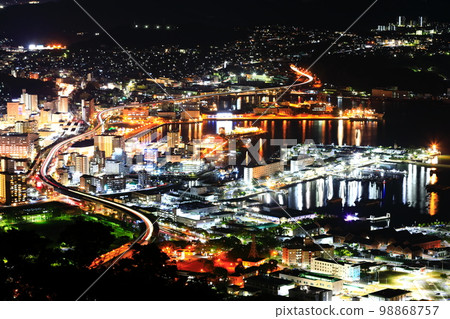 [長崎縣]從弓張岳展望台看到的佐世保港夜景 98868757