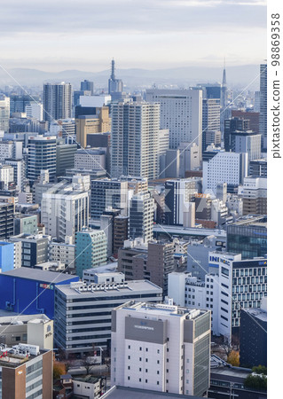 Overlooking the city of Nagoya 98869358