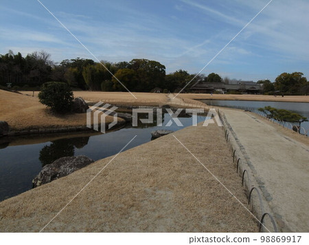 Okayama Korakuen garden in early spring Horizontal position 98869917