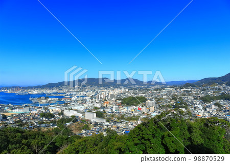 [長崎縣]從天神山展望台看到的陽光明媚的佐世保港 98870529