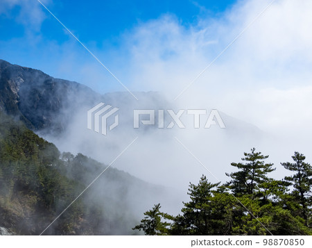 Landscape of Southern Cross-Island Highway in Taitung, Taiwan. 98870850