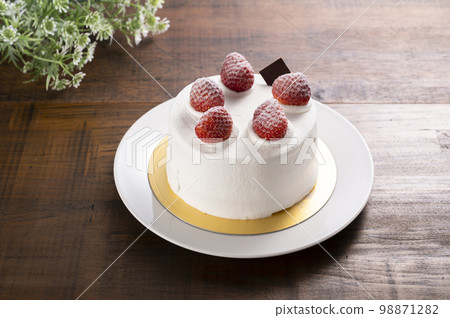 Strawberry shortcake 98871282