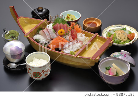 生魚片船盛套餐 生魚片船盛套餐 98873185