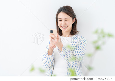 智能手機女性影響者 98873792