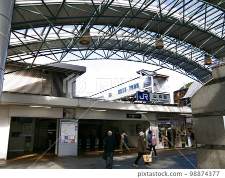 Kyoto Yamashina JR Yamashina Station premises (ticket gate) (late autumn) 98874377