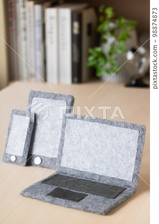 Felt fabric device Felt fabric device 98874873