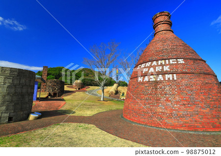 [Nagasaki Prefecture] Hasami Yakimono Park (World Kiln Plaza) in sunny weather 98875012