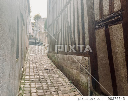 沙特爾的街道 98876543