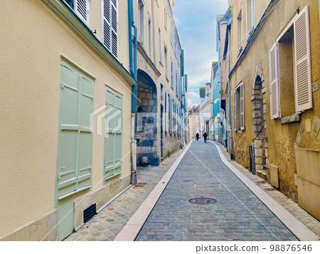 沙特爾的街道 98876546