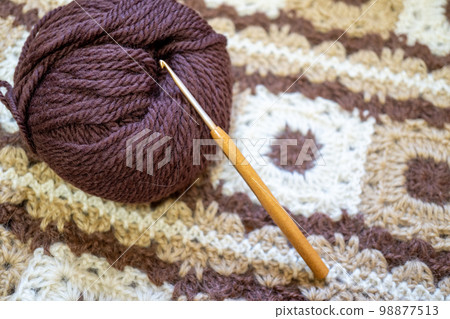 Hand-knitted image material Brown crochet Hand-knitted image material Brown crochet 98877513