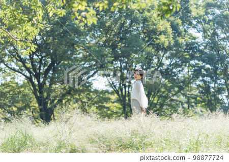 女生 女孩 女性 98877724
