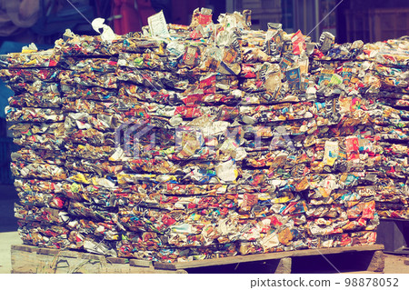 Pressed empty cans Steel cans (C press) Pressed empty cans Steel cans (C press) 98878052
