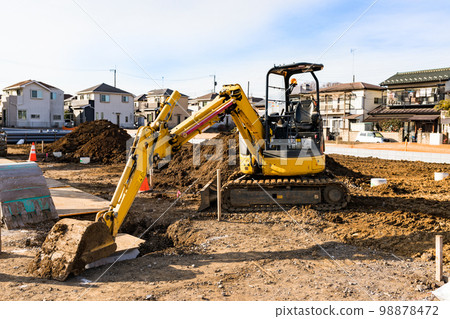 Residential land development work Heavy excavator Residential land development work Heavy excavator 98878472