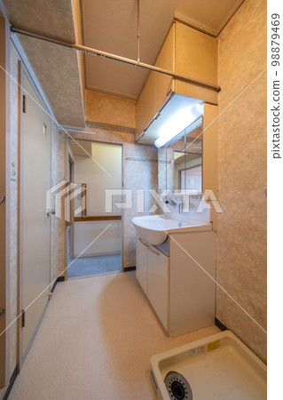 Secondhand condominium 98879469