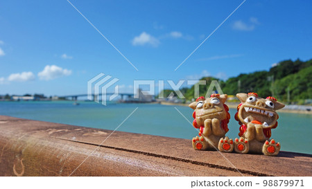 Okinawa Sea and Shisa Toguchi Port, Motobu Town, Okinawa Prefecture 98879971
