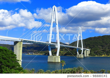 [長崎縣]天氣晴朗的大島大橋（瀨戶呼子） 98880141