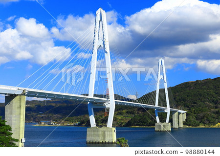 [Nagasaki Prefecture] Oshima Ohashi Bridge (Yobuko Seto) in fine weather 98880144
