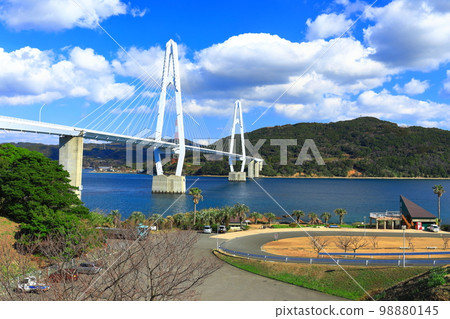 [Nagasaki Prefecture] Oshima Ohashi Bridge (Yobuko Seto) in fine weather 98880145