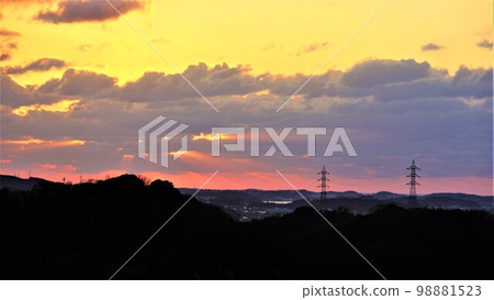 The rays of light and the sunset on the first day of spring. 98881523