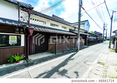 [Important Preservation District for Groups of Traditional Buildings] Townscape of Tatsuno Scenery of Kawaramachi District 8 Tatsuno City, Hyogo Prefecture 98881714