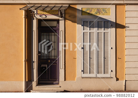 Old typical south european provencal private house Old typical south european provencal private house 98882012