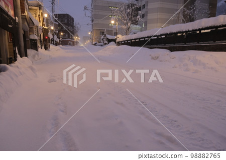 黎明前的雪國溫泉小鎮 黎明前的雪國溫泉小鎮 98882765