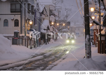 黎明前的雪國溫泉小鎮 98882766