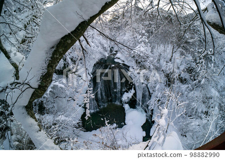 Sekiyama Otaki in winter Sekiyama Otaki in winter 98882990