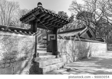 Jongmyo Confucian shrine of the Korean Joseon Dynasty in Seoul, South Korea 98883054