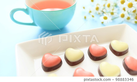 White day and rosehip tea [chamomile flower] 98883346