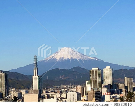 Sunny streets and Mt.Fuji Sunny streets and Mt.Fuji 98883910