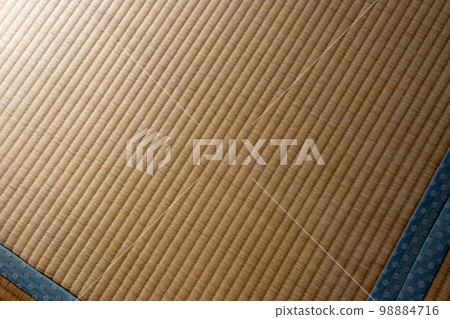 Burnt and dirty tatami mats in an old house Burnt and dirty tatami mats in an old house 98884716