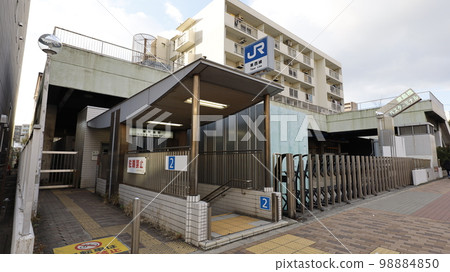 There is an elevator behind the stairs at the entrance of Mitejima Station on the JR Tozai Line. 98884850