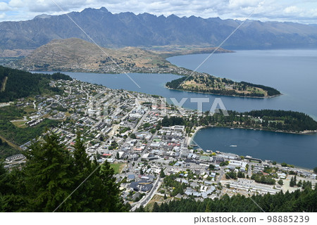 [New Zealand] A distant view of Queenstown from the observatory 98885239