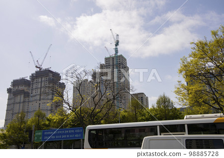 building under construction 98885728