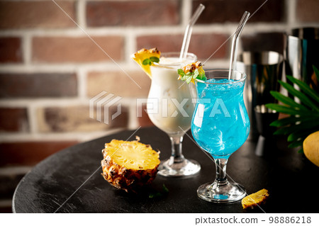 Set of classic alcohol cocktails Set of classic alcohol cocktails 98886218