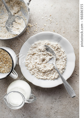 Oatmeal 98886355
