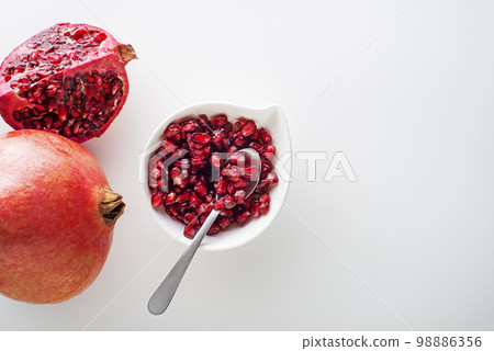 Pomegranate 98886356