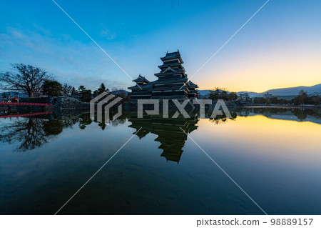 [魔法時刻材料]松本城和黎明[長野縣] 98889157