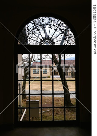 Kobe Jogakuin University Kobe Jogakuin University 98891591
