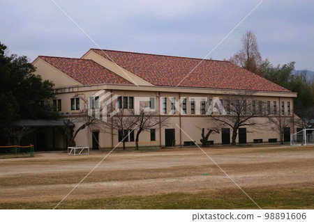 Kobe Jogakuin University Kobe Jogakuin University 98891606