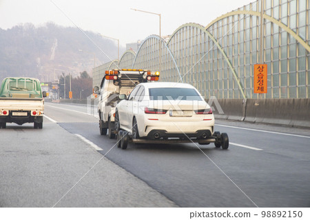 汽車被拖走 汽車被拖走 98892150