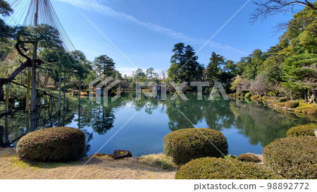 Kenrokuen 98892772