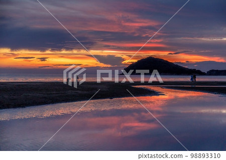 Sunset on Mother Beach 98893310