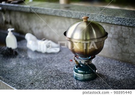 科爾曼吸煙者和汽油單燃燒器 科爾曼吸煙者和汽油單燃燒器 98895440