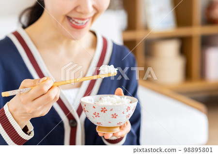 吃米的一個少婦 98895801